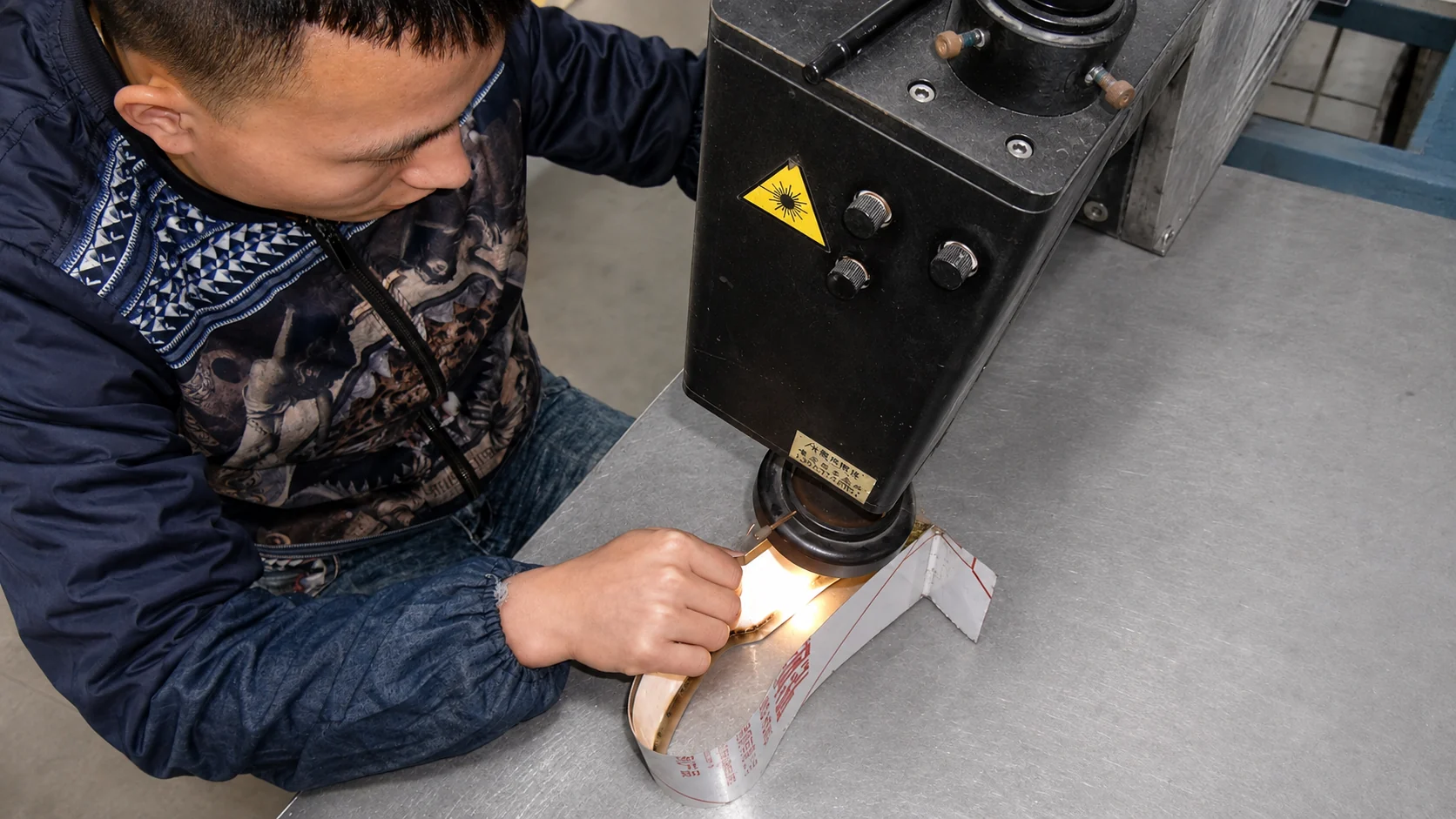 Spot welding channel letter returns